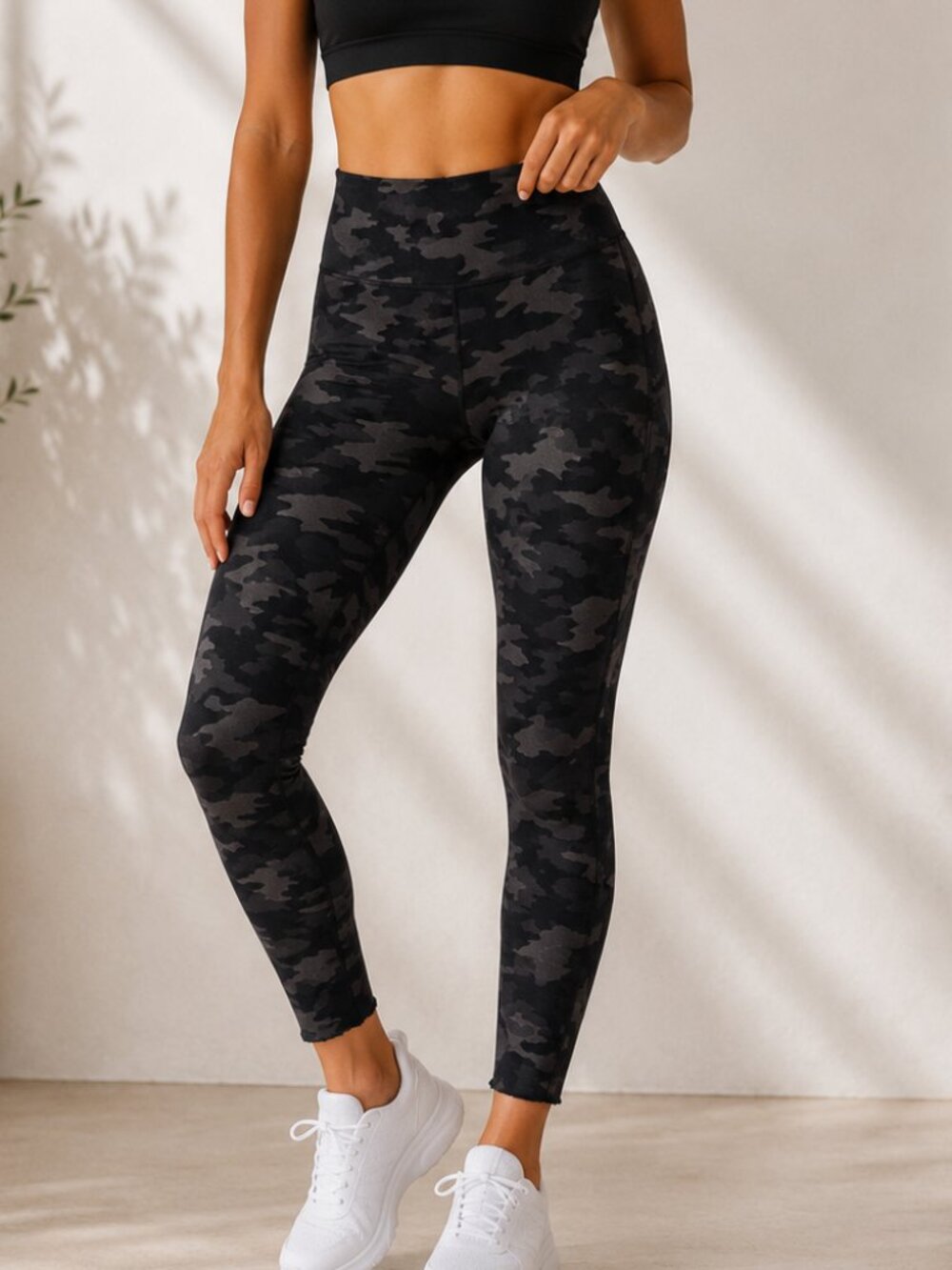 SPANX Look At Me Now Black Camo High Rise Shaping Leggings Small